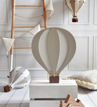Lampy, osvětlení /  drevena-lampa-lietajuci-balon-lovel(3).jpeg 