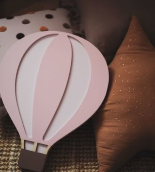 Lampy, osvětlení /  drevena-lampa-lietajuci-balon-lovel-232(4).jpeg 